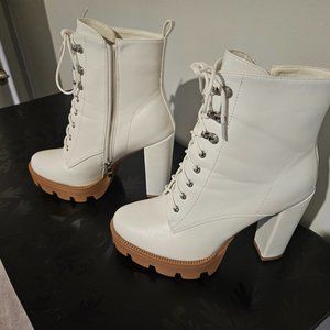 Wetkiss womens size 11